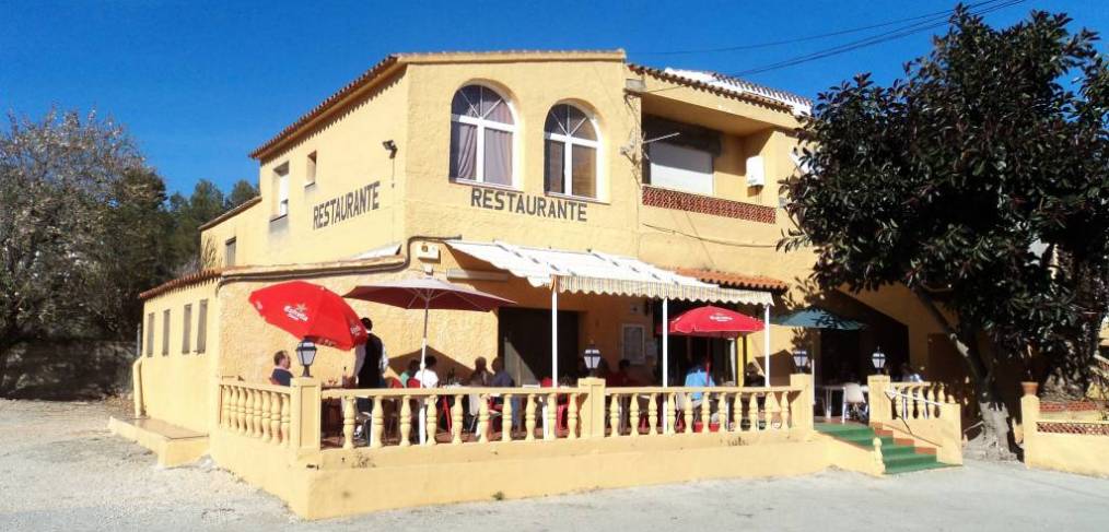 Dónde comer Restaurante Los Amigos - Alcalalí turismo