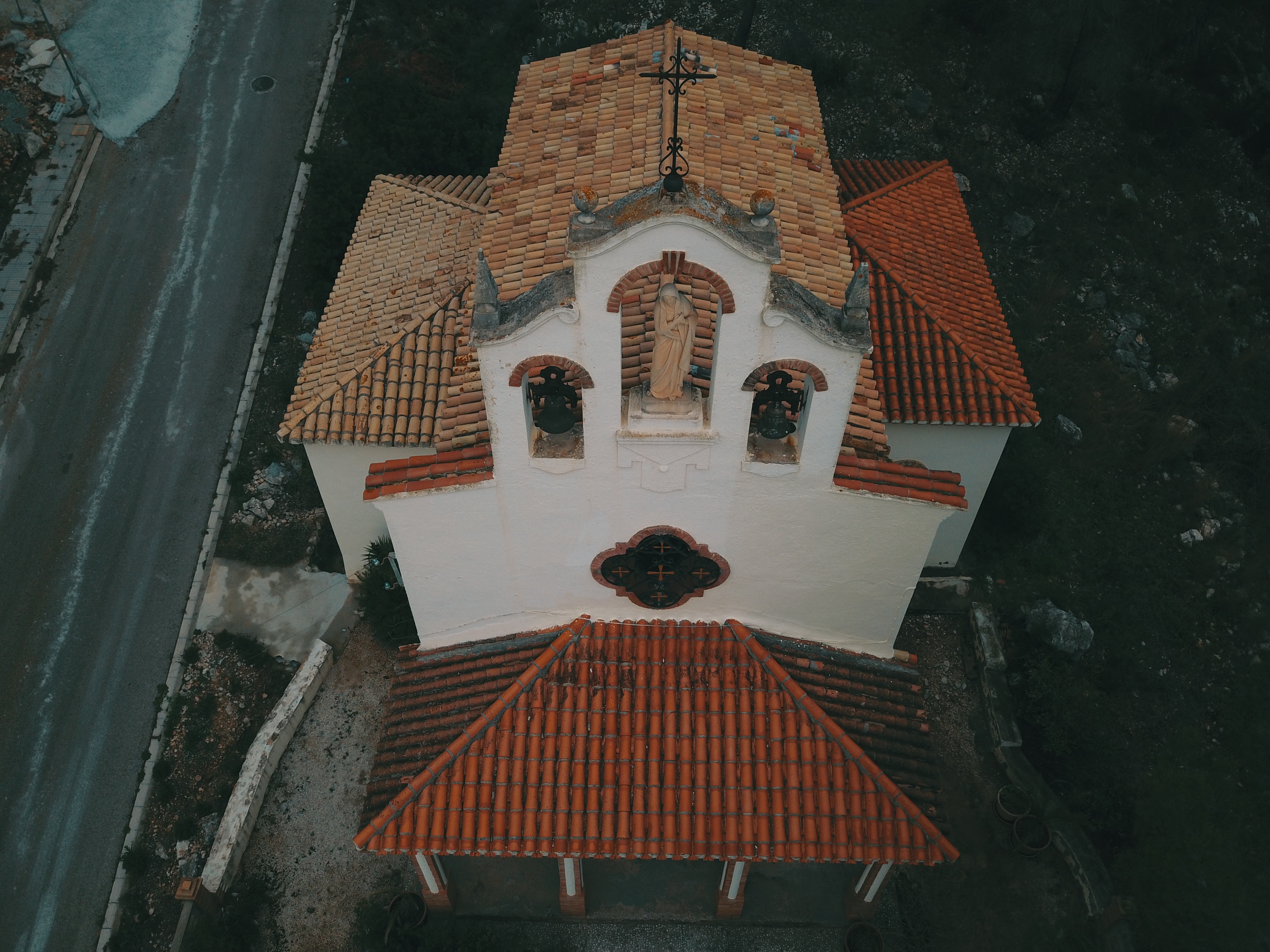 Vista aérea de la Ermita del Calvari – Alcalalí turismo