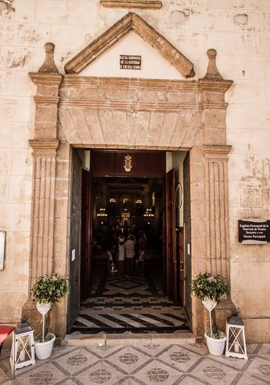 entrada iglesia alcalali turismo