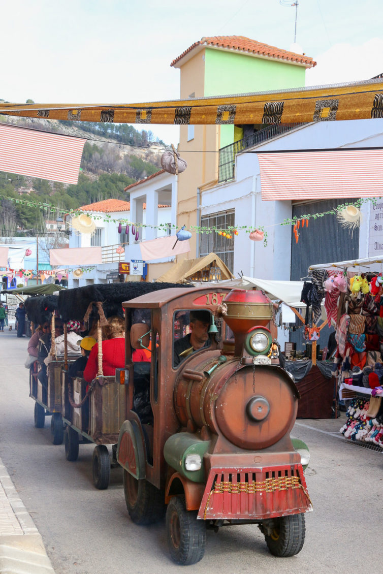 Feria productos tierra y oficios – Alcalalí