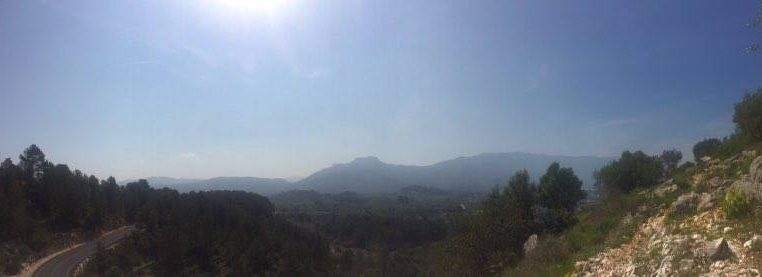 vistas panoramicas desde la pared de la escuela de escalada Alcalalí turismo