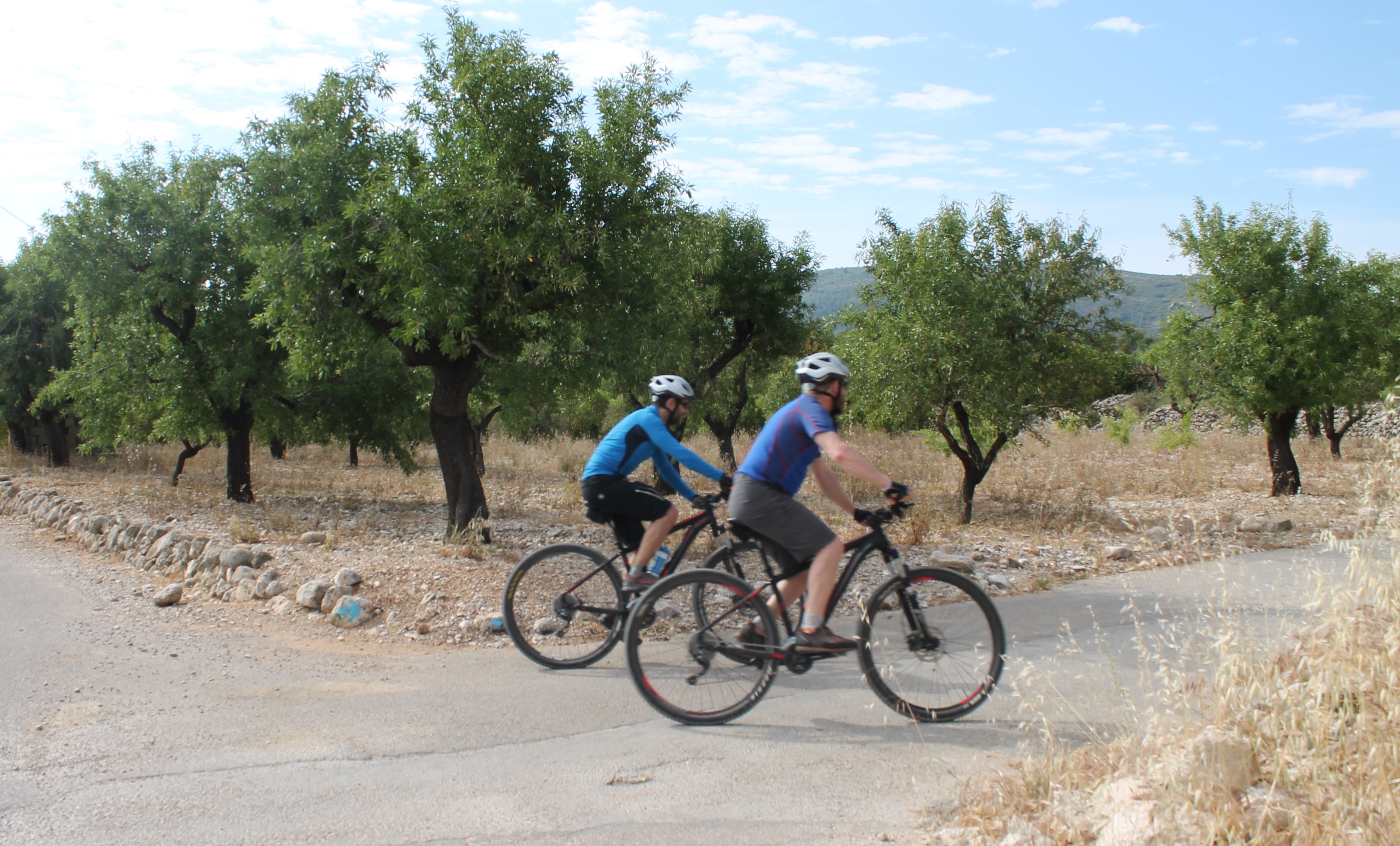 ciclistas Alcalali turismo