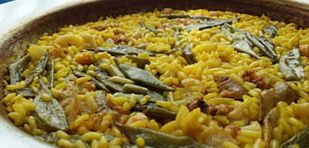 Paella Valenciana de pollo y conejo